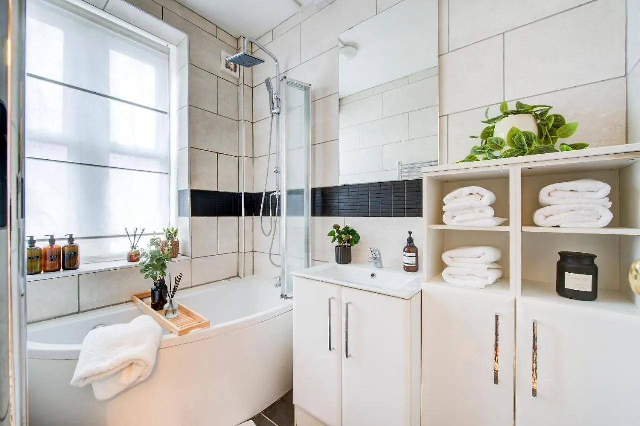 New Stylish Flat In The Heart Of Shoreditch London
